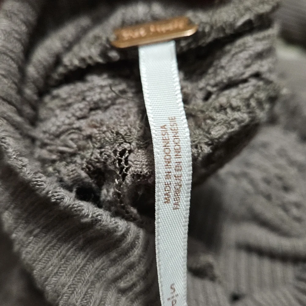 FREE PEOPLE SpringValley Waffle Knit Lace Boho LongSleeve Top.Taupe Gray. SM